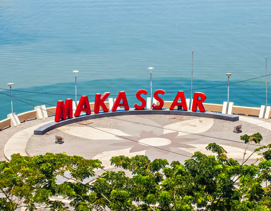 Pantai Makassar yang Harus Dikunjungi dengan Rental Mobil