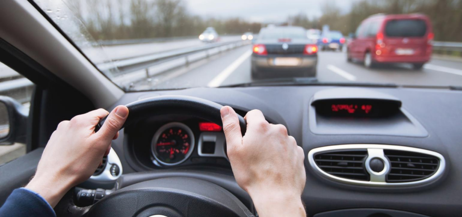 Kiat Berkendara Aman di Makassar